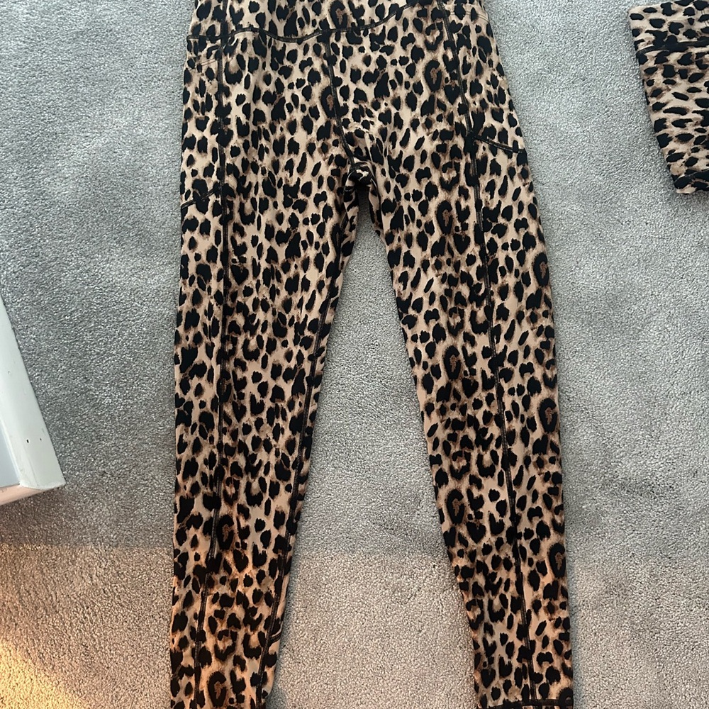 VS Size 14 ** Leopard Print Leggings